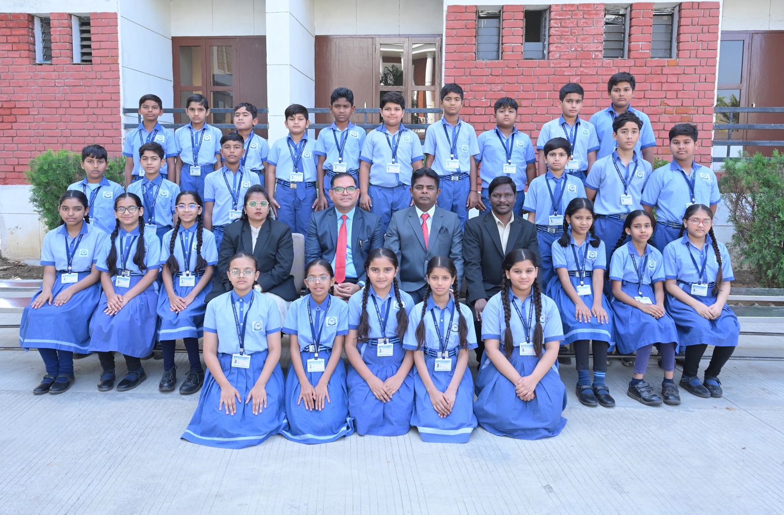 School Class Group Photo at AIM International School Anand