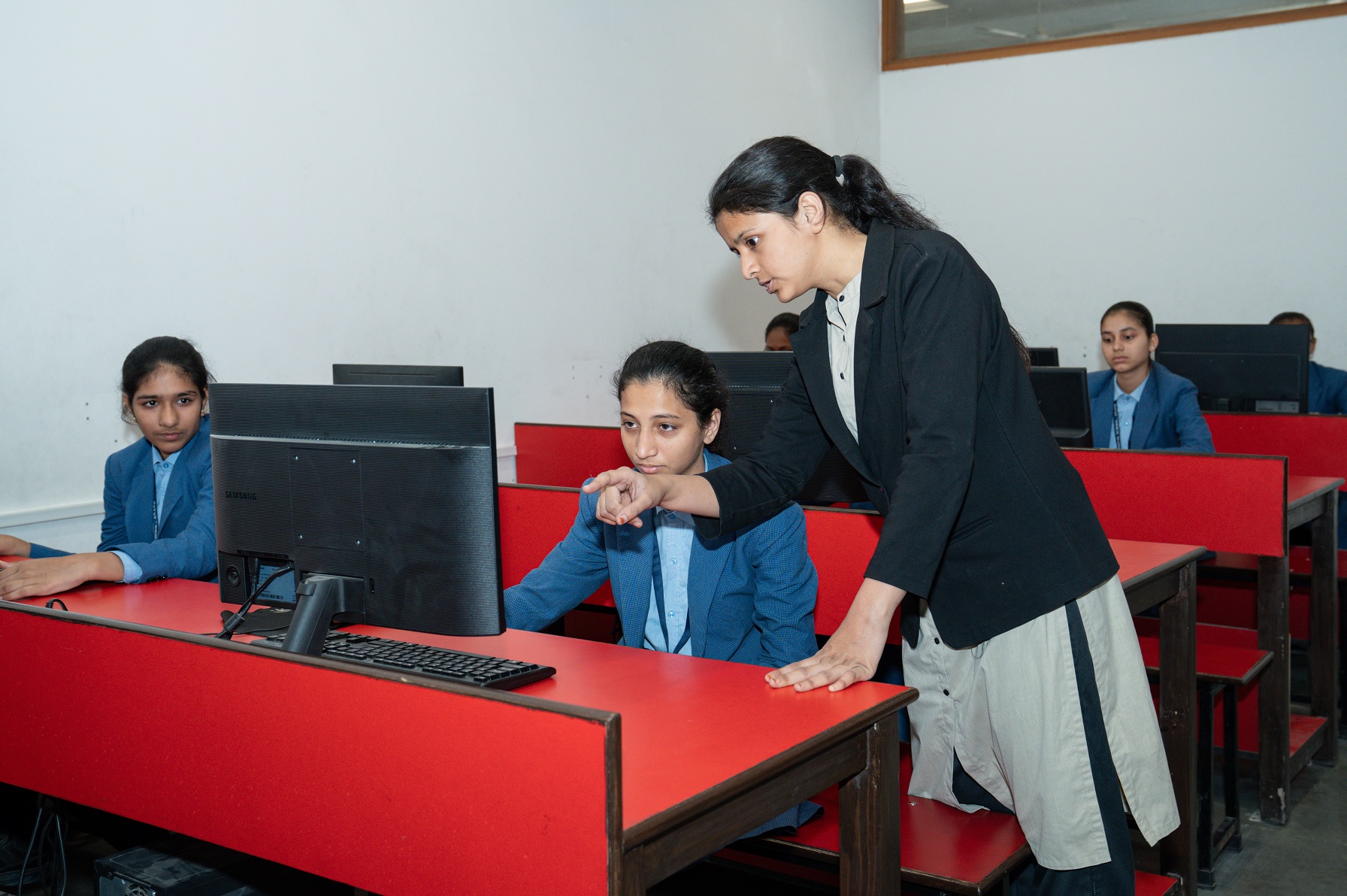 smart class rooms in AIM International School