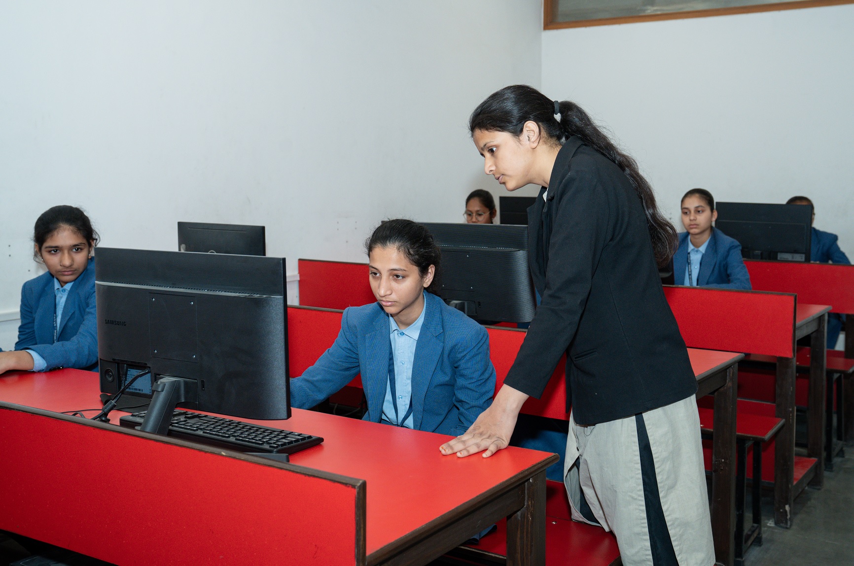 smart class rooms in AIM International School
